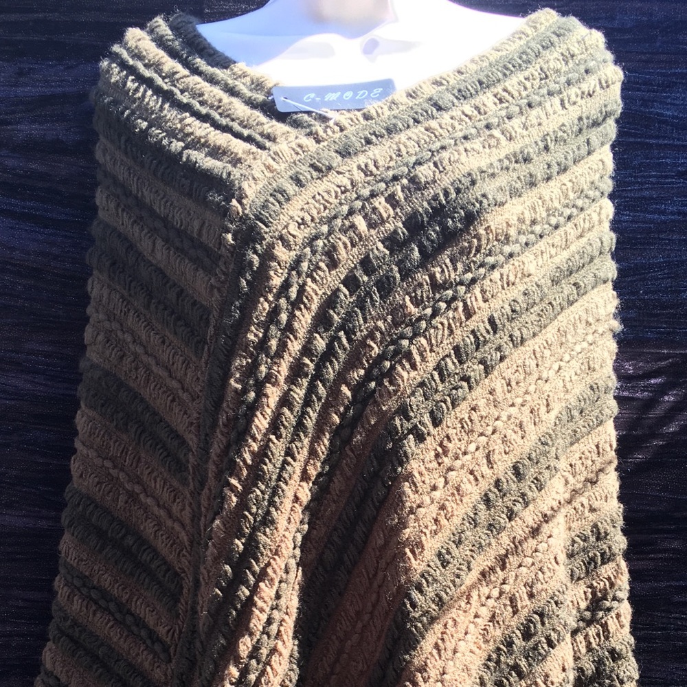 NEW PONCHO